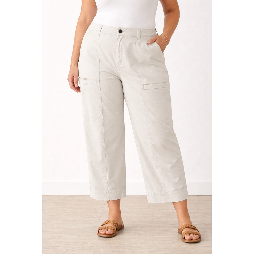 Eddie Bauer Women Beige Cargo Capri Pants 14 Utility Ripstop Excellent condition